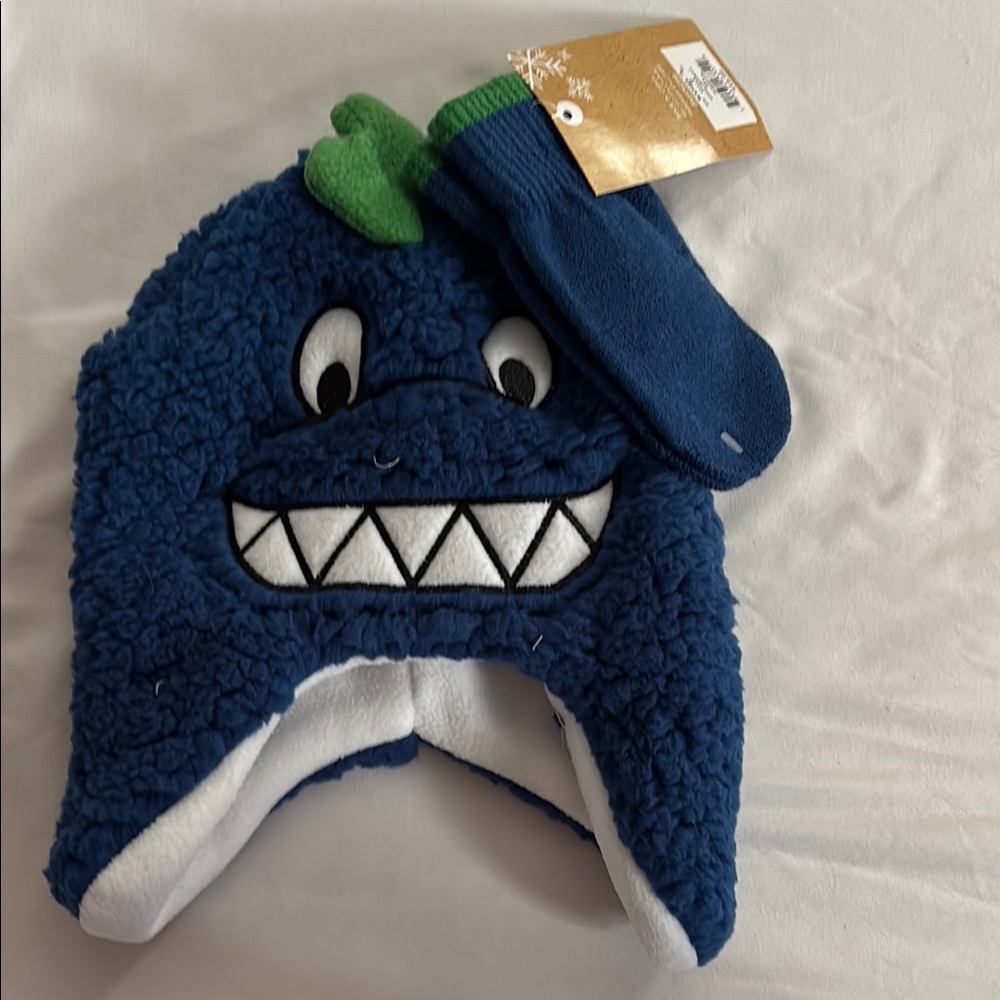 Kohl's Blue Fleece Hat with Green Accent and mittens